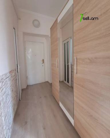 2 սենյականոց բնակարան Բաղրամյան պողոտայում, 42 ք.մ., 2/5 հարկ, կապիտալ վերանորոգված, քարե շենք
