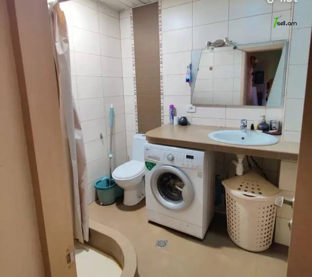 2 սենյականոց բնակարան Նազարեթ Սուրենյան փողոցում, 50 ք.մ., նախավերջին հարկ, կապիտալ վերանորոգված