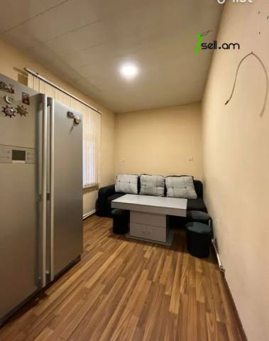 Երկու հարկանի քարե տուն Մարշալ Խուդյակովի փողոցում Ավանում, 286 ք.մ., 2 սանհանգույց