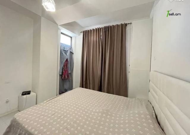 3 սենյականոց բնակարան նորակառույց շենքում Մարո Մարգարյան փողոցում, 59 ք.մ., բարձր առաստաղներ