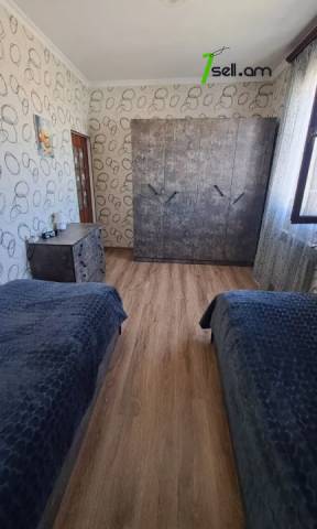 Երկու հարկանի քարե տուն Սասունցի Դավիթ փողոցում Էրեբունիում, 103 քմ, 2 սանհանգույց