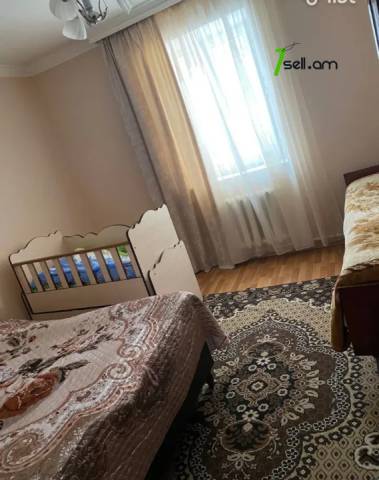 Մեկ հարկանի քարե տուն Աղասի Խանջյանի փողոցում Հրազդանում, 113 ք.մ., մեծ հողամաս