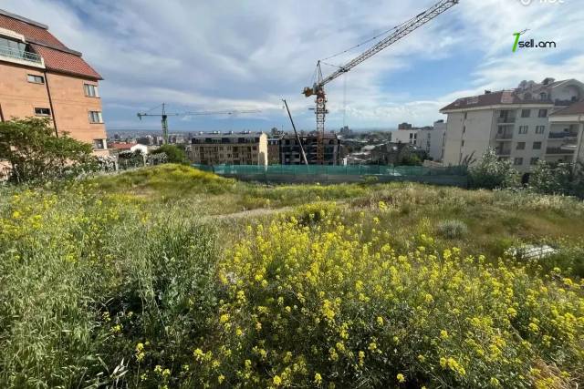 Հողատարածք բնակելի շինությունների համար Վերին Անտառային փողոցում կենտրոնում, 1164 քմ