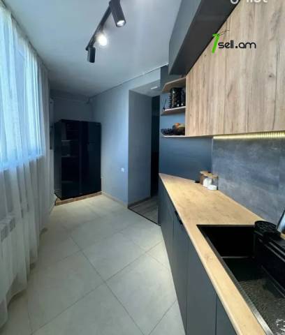 4 սենյականոց բնակարան, Նորաշեն թաղամաս, 83 ք.մ., 11/16 հարկ, 2 սանհանգույց, կապիտալ վերանորոգված