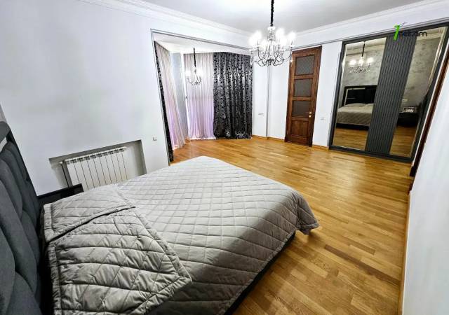 Երեք հարկանի քարե տուն, Նոյ թաղամաս Մալաթիա Սեբաստիայում, 420 ք.մ., 3+ սանհանգույց