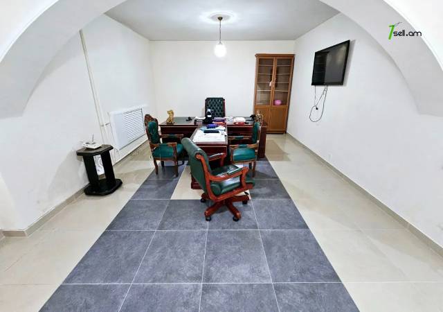 Երկու հարկանի քարե տուն Քանաքեռ Զեյթունում, 1600 ք.մ., 3+ սանհանգույց, կապիտալ վերանորոգված