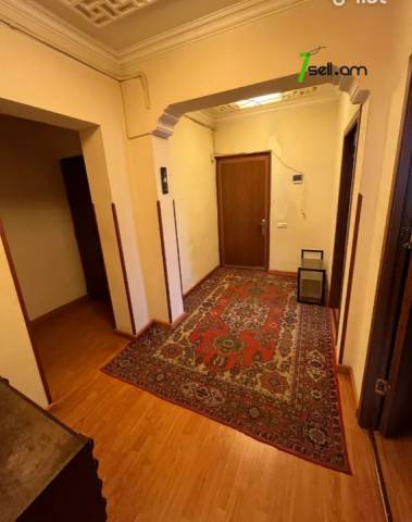 3 սենյականոց բնակարան Հունան Ավետիսյանի փողոցում, 78 ք.մ., կապիտալ վերանորոգված