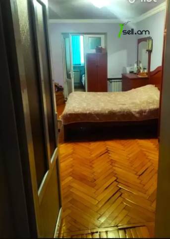 5 սենյականոց բնակարան Էրեբունիում, 84 ք.մ., 2 սանհանգույց, մի քանի պատշգամբ, կապիտալ վերանորոգված