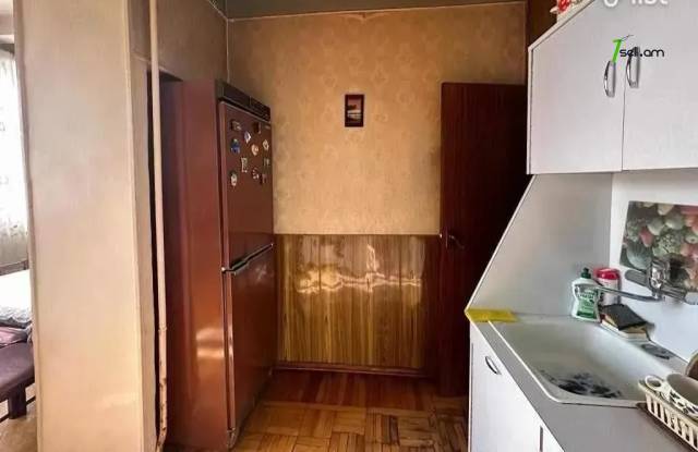 2 սենյականոց բնակարան Կուրղինյան փողոցում, 72 ք.մ., 2/4 հարկ, քարե շենք