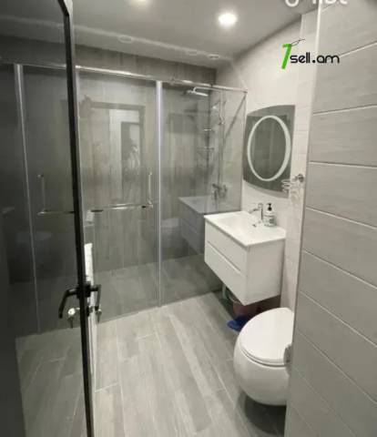 2 սենյականոց բնակարան Մաշտոցի պողոտայում, 60 ք.մ., նախավերջին հարկ, բարձր առաստաղներ