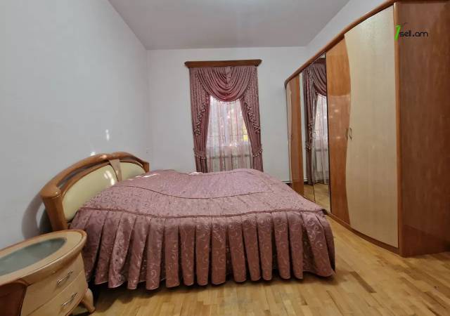 Երկու հարկանի քարե տուն Ղազարավանում, 300 ք.մ., 2 սանհանգույց, կապիտալ վերանորոգված