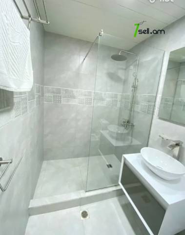 2 սենյականոց բնակարան Սարյանի փողոցում, 45 ք.մ., բարձր առաստաղներ, 7/9 հարկ