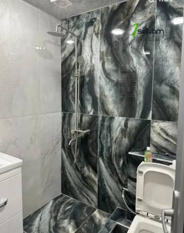 2 սենյականոց բնակարան Մամիկոնյանց փողոցում, 57 ք.մ., նախավերջին հարկ, եվրովերանորոգված, քարե շենք