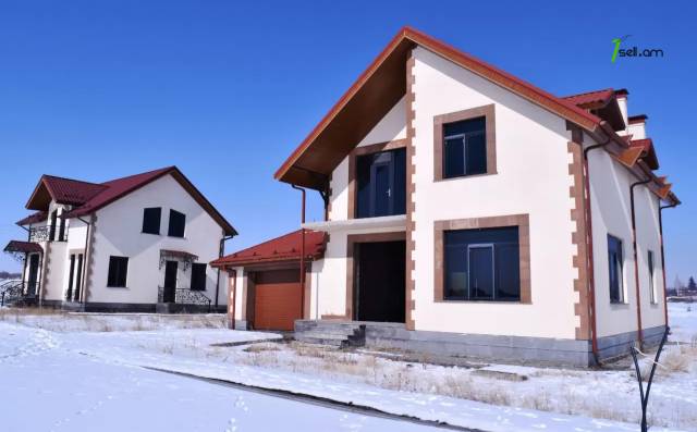 Երկու հարկանի քարե տուն, Մուշ 2 թաղամաս Գյումրիում, 252 ք.մ.