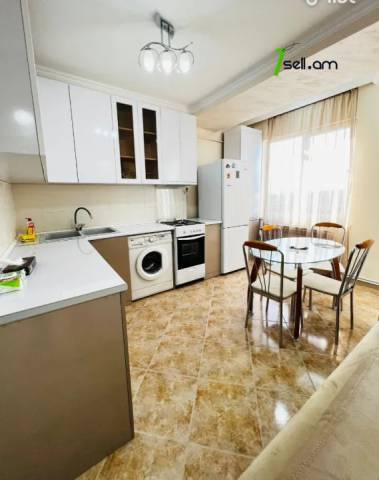 2 սենյականոց բնակարան Արամ Խաչատրյան փողոցում, 49 քմ, 9/13 հարկ, եվրովերանորոգված