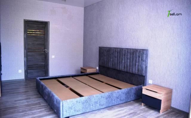 2 սենյականոց բնակարան Շիրակացու փողոցում, 70 քմ, 1/3 հարկ, կապիտալ վերանորոգված, քարե շենք