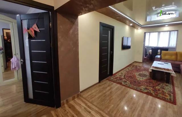 3 սենյականոց բնակարան Հրաչյա Քոչարի փողոցում, 80 ք.մ., 2 սանհանգույց, կապիտալ վերանորոգված