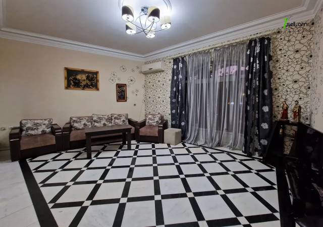 Երեք հարկանի քարե տուն Պարոնյան փողոցում կենտրոնում, 550 քմ, 3+ սանհանգույց, եվրովերանորոգված