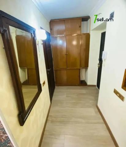 1 սենյականոց բնակարան Կոմիտասի պողոտայում, 45 ք.մ., նախավերջին հարկ, մասնակի վերանորոգում, քարե շենք