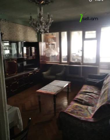 3 սենյականոց բնակարան Աշոտ Հովհաննիսյանի փողոցում, 78 ք.մ., 3/5 հարկ, բարձր առաստաղներ