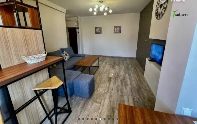 1 սենյականոց բնակարան Նալբանդյան փողոցում, 42 ք.մ., եվրովերանորոգված, քարե շենք