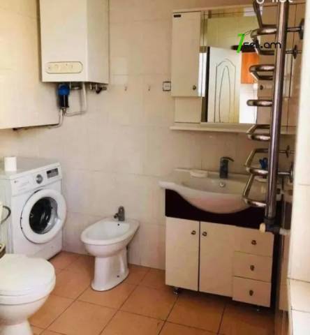 3 սենյականոց բնակարան Ազատության պողոտայում, 70 քմ, 2/5 հարկ, բարձր առաստաղներ, կապիտալ վերանորոգված