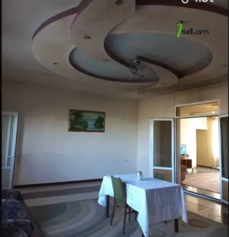 Երկու հարկանի քարե տուն Շոպրոնի փողոցում Նոր Նորքում, 200 քմ, մեծ հողամաս, կոսմետիկ վերանորոգում