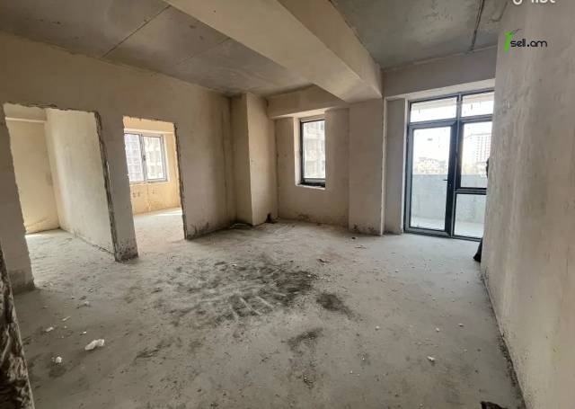 4 սենյականոց բնակարան նորակառույց շենքում Պարույր Սևակի փողոցում, 89 ք.մ., 5/15 հարկ