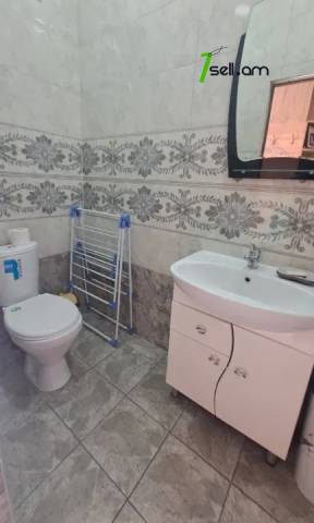 Երկու հարկանի քարե տուն Մայիսի 9-ի փողոցում Շենգավիթում, 150 քմ, 2 սանհանգույց, եվրովերանորոգված