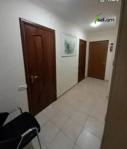 4 սենյականոց բնակարան Դրոյի փողոցում, 75 ք.մ., 9/13 հարկ, կապիտալ վերանորոգված