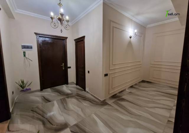 3 սենյականոց բնակարան նորակառույց շենքում Սերո Խանզադյան փողոցում, 117 ք.մ., 2 սանհանգույց