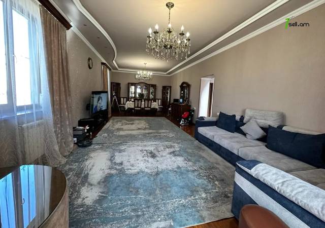 Երեք հարկանի քարե տուն, Նոյ թաղամաս Մալաթիա Սեբաստիայում, 360 ք.մ., 3+ սանհանգույց