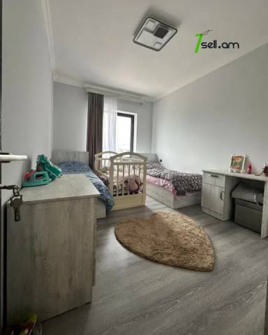 Երկու հարկանի քարե տուն 21-րդ փողոցում Զովունիում, 220 ք.մ., 2 սանհանգույց, կապիտալ վերանորոգված