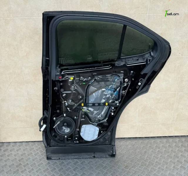 Lexus UX հետևի աջ դուռ 2018-2024