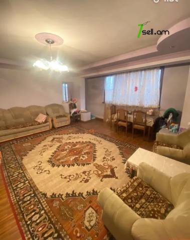 3 սենյականոց բնակարան Առնո Բաբաջանյան փողոցում, 75 ք.մ., մի քանի պատշգամբ, մասնակի վերանորոգում