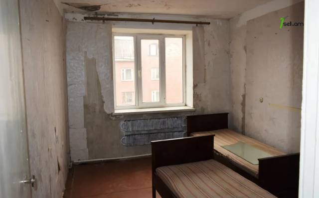 3 սենյականոց բնակարան Արամ Խաչատրյան փողոցում, 100 ք.մ., 2 սանհանգույց