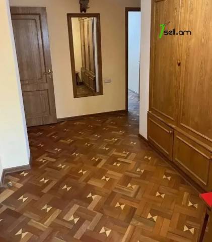 3 սենյականոց բնակարան Կոմիտասի պողոտայում, 99 քմ, 2/9 հարկ, 2 սանհանգույց, մասնակի վերանորոգում