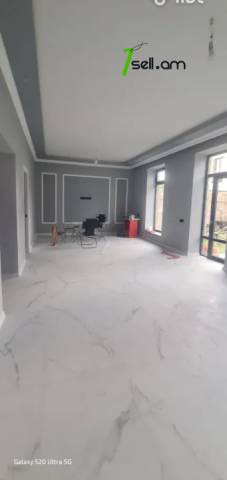 Երկու հարկանի տուն Առինջ 21-րդ փողոցում Առինջում, 12 քմ, 2 սանհանգույց, մասնակի վերանորոգում