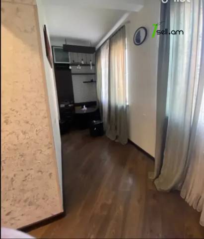 3 սենյականոց բնակարան Կոմիտասի պողոտայում, 80 ք.մ., 2/5 հարկ, կապիտալ վերանորոգված, քարե շենք