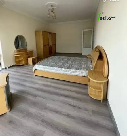 Չորս հարկանի քարե տուն Սիմեոն Երևանցու փողոցում կենտրոնում, 550 քմ, 3+ սանհանգույց