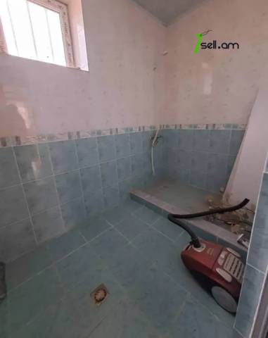 Մեկ հարկանի քարե տուն Ձորաղբյուրում, 1650 ք.մ., 2 սանհանգույց, կապիտալ վերանորոգված