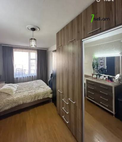 4 սենյականոց բնակարան Լվովյան փողոցում, 60 ք.մ., 2/5 հարկ, բարձր առաստաղներ, եվրովերանորոգված