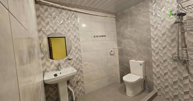 Գրասենյակային տարածք Այգեստանի 10րդ փողոցում կենտրոնում, 220 ք.մ.