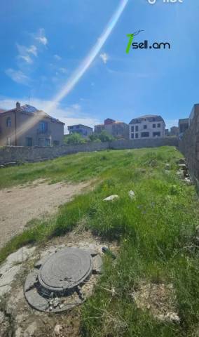 Հողատարածք բնակելի շինությունների համար Ավանում, 800 քմ