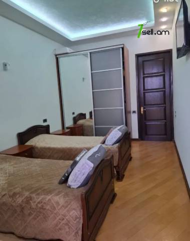 Ընդարձակ 3 սենյականոց բնակարան նորակառույց շենքում Ամիրյան փողոցում, 160 քմ, 9/12 հարկ