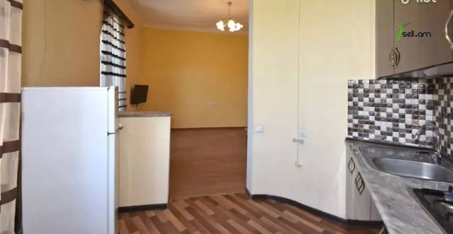 2 սենյականոց բնակարան Կիևյան փողոցում, 56 ք.մ., բարձր առաստաղներ, 2/5 հարկ, կապիտալ վերանորոգված