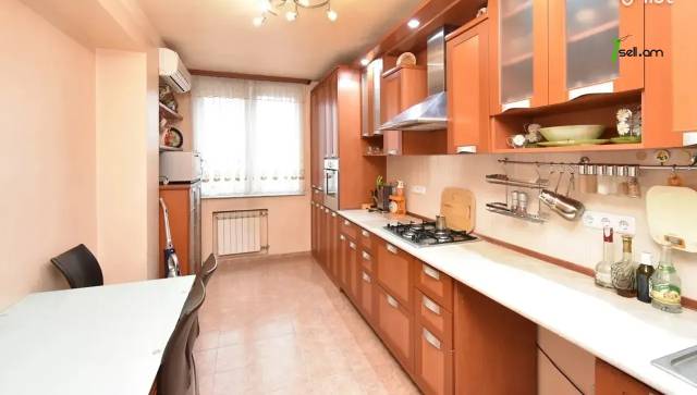 3 սենյականոց բնակարան Վաղարշ Վաղարշյան փողոցում, 83 ք.մ., 3/14 հարկ, եվրովերանորոգված