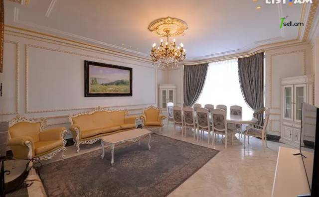 Երեք հարկանի քարե տուն Բաբայան փողոցում Արաբկիրում, 820 ք.մ., 3+ սանհանգույց, կապիտալ վերանորոգված