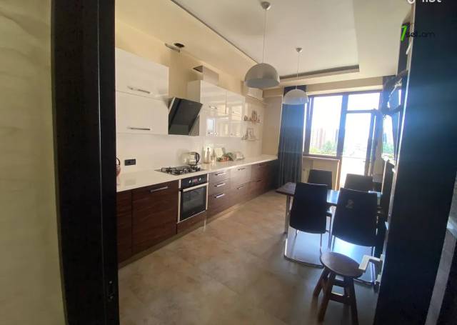 3 սենյականոց բնակարան նորակառույց շենքում Սասնա Ծռերի փողոցում, 92 քմ, 3/19 հարկ, 2 սանհանգույց