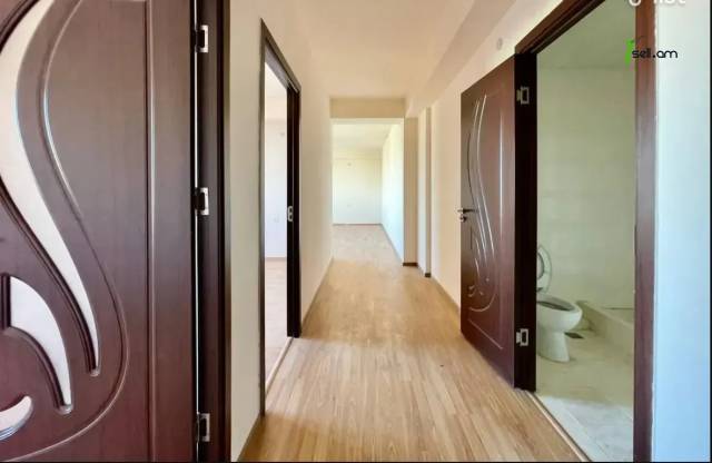 2 սենյականոց բնակարան նորակառույց շենքում Շինարարների փողոցում, 70 ք.մ., 11/14 հարկ